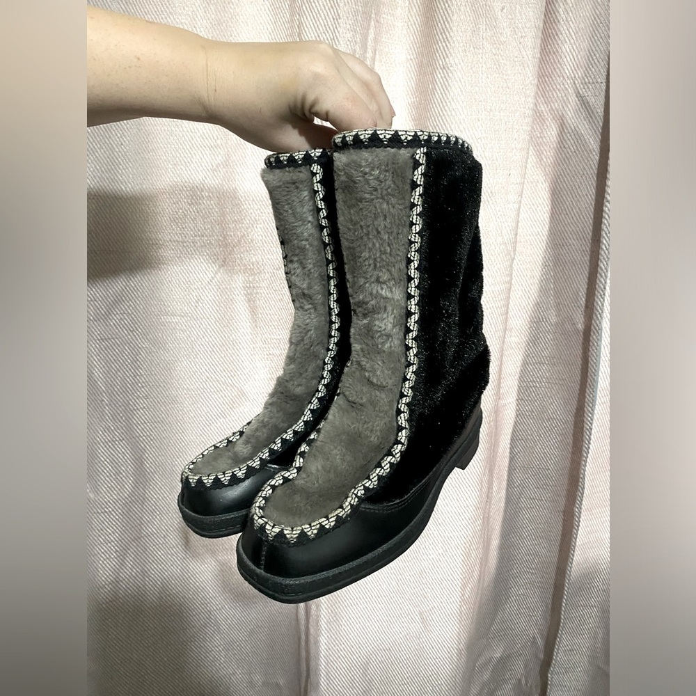 Snowland: vintage 1960s faux fur snow boots